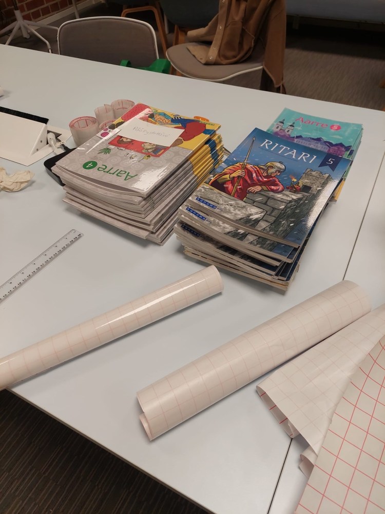 Päällystystalkoot Lintuvaaran koulussa